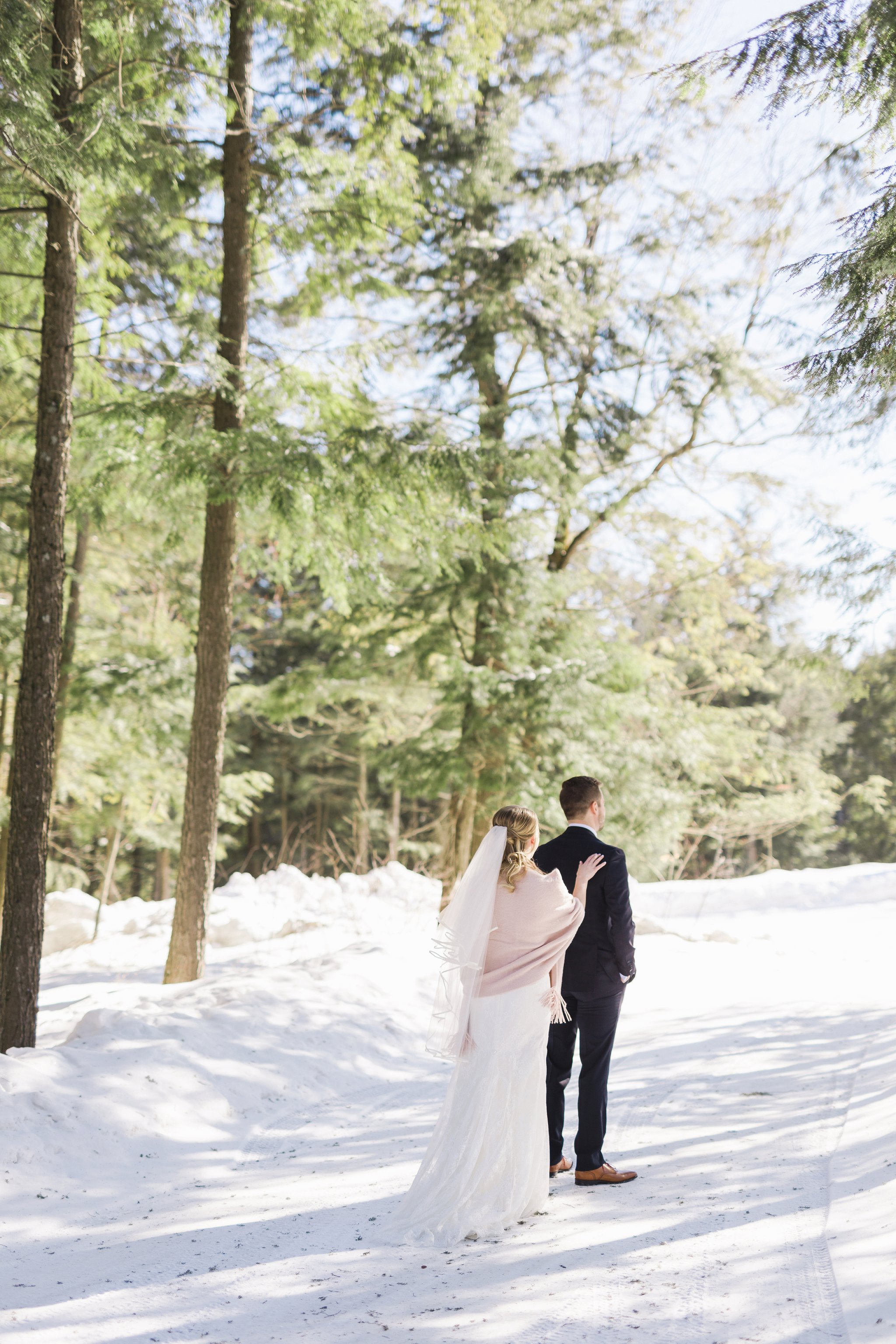 The first look at the Winter wedding at Le Belvedere